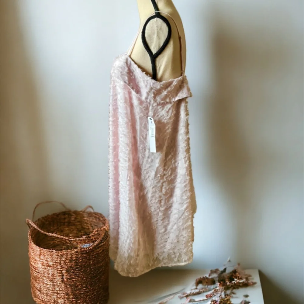 Clover and Sloane Pink Fuzzy Dress Size Large - Picture 9 of 16